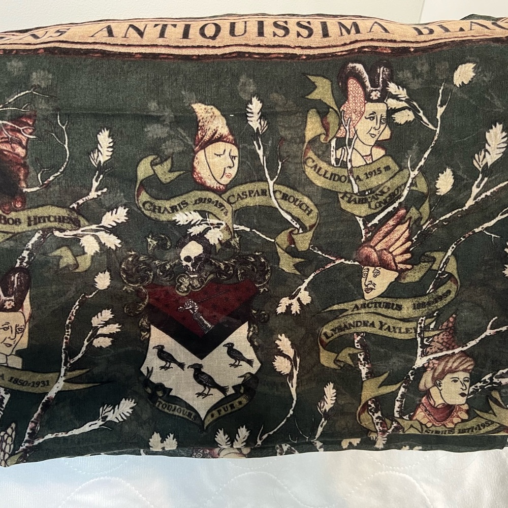 Harry Potter - Black Family Tree Scarf  **Brand New**